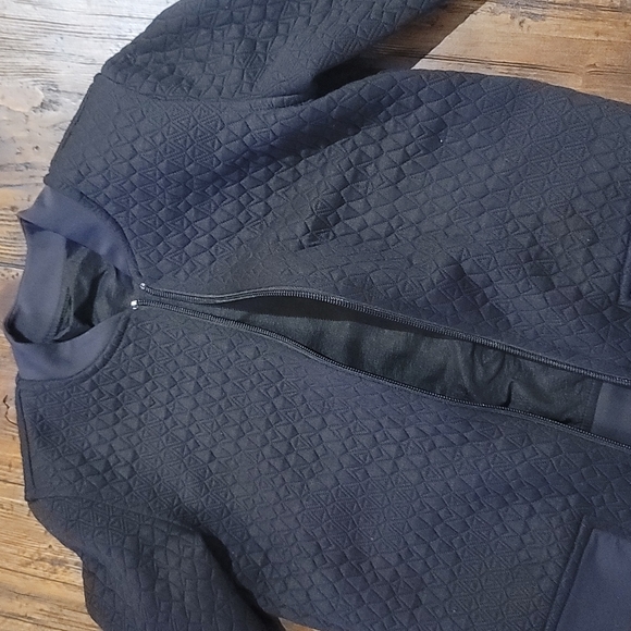 Ivivva Girls Reversible Quilted Jacket - Size S/7 - Picture 2 of 4